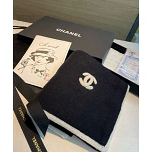 Chanel Knitted long cashmere scarf
