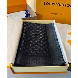Louis Vuitton MONOGRAM CLASSIC Shawl