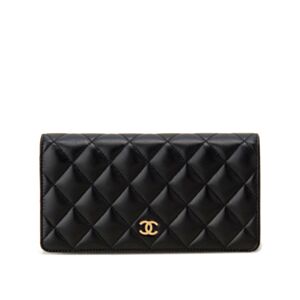 Chanel Quilted Bi-fold Wallet in Lambskin Black