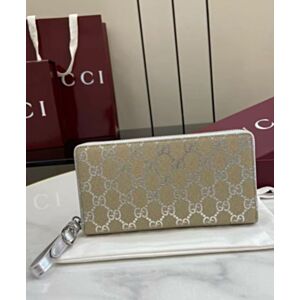 Gucci GG Emblem Zipper Wallet 819122